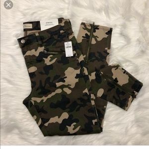 Gap Camo true skinny pants